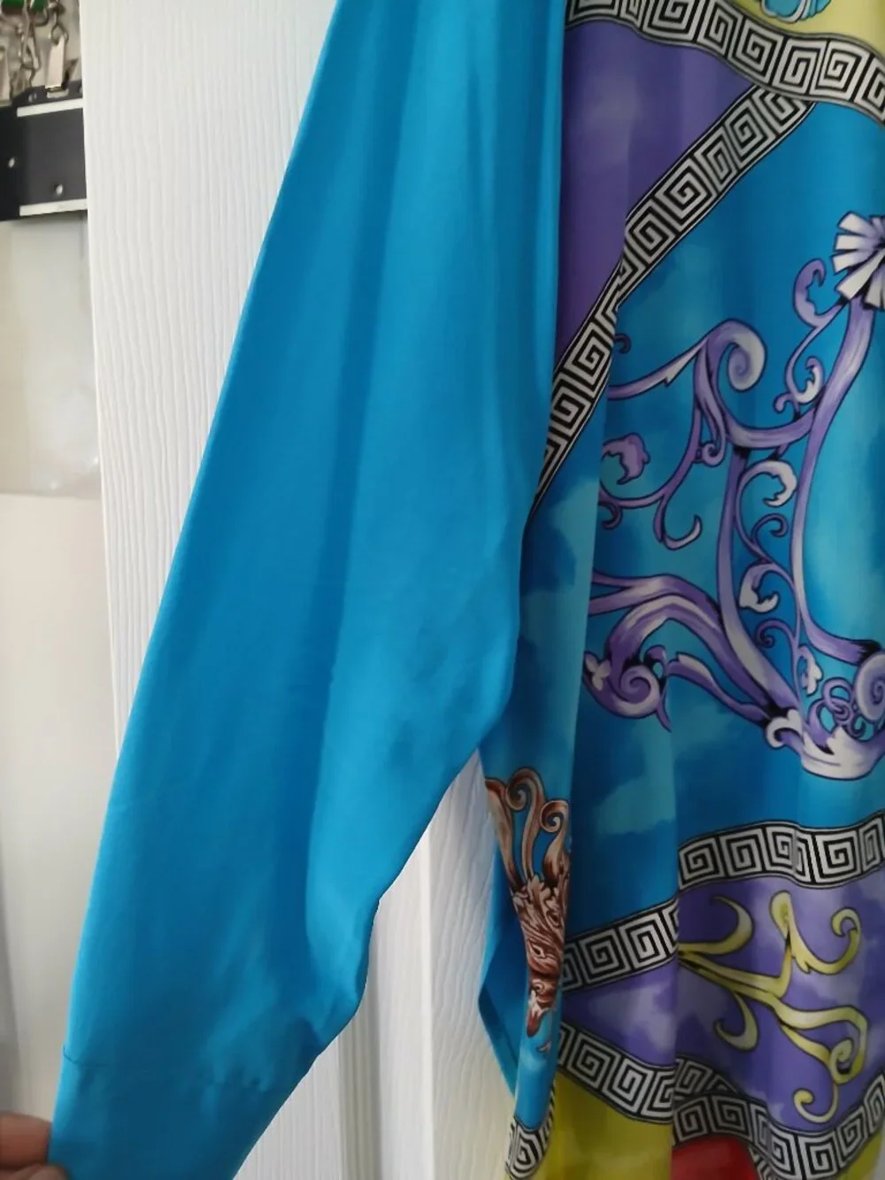 100% Silk Baroque Scarf Print Button Down Blouse 2X - Picture 4 of 4
